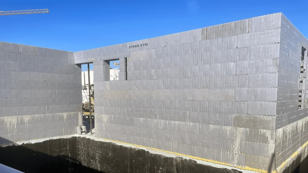 Casa unifamiliar de alta eficiencia energética construida bajo el estándar Passivhaus utilizando el sistema Styro Stone.
